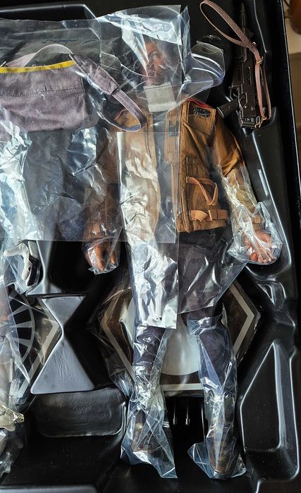 Star Wars 1/6 The Force Awakens Finn Stormtrooper Set Hot Toys MMS346