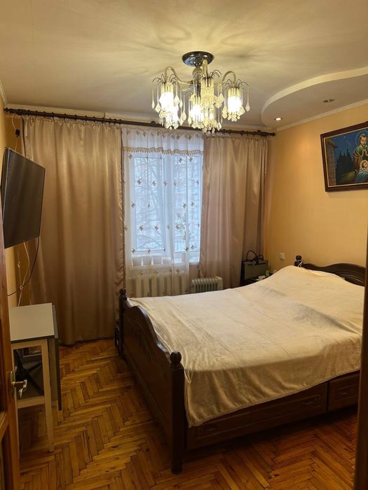 Продам квартиру 76 м2 в Новому Роздолі