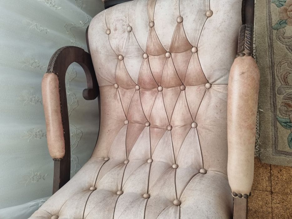 Cadeirão em pele vintage