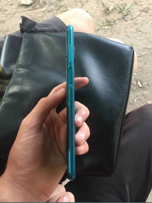 Продам обменяю телефон