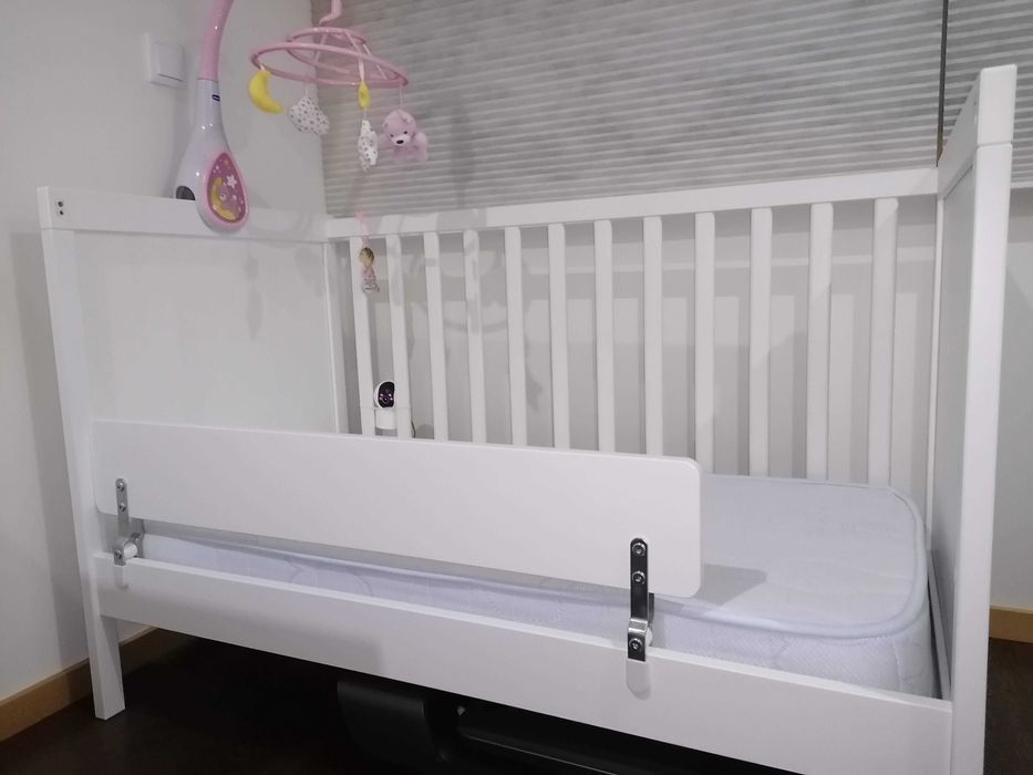 Berço Sundvik Ikea + Colchão Zippy