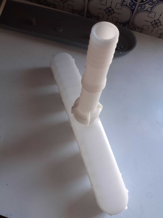 Aspersor rega cinco saídas