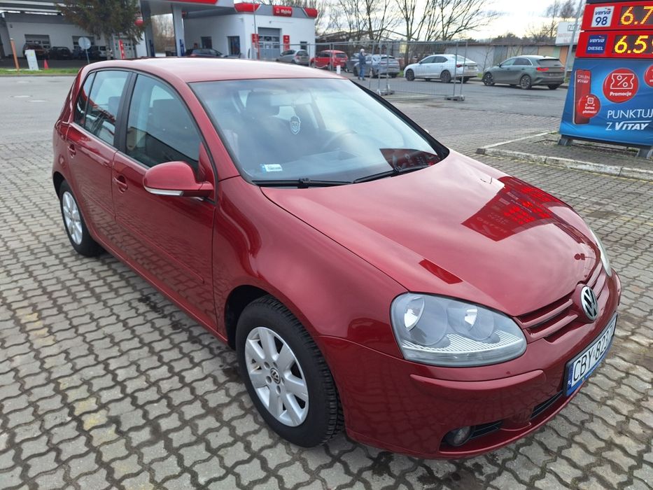 Volkswagen Golf V 1.4 benzyna rok 2004 bardzo zadbany