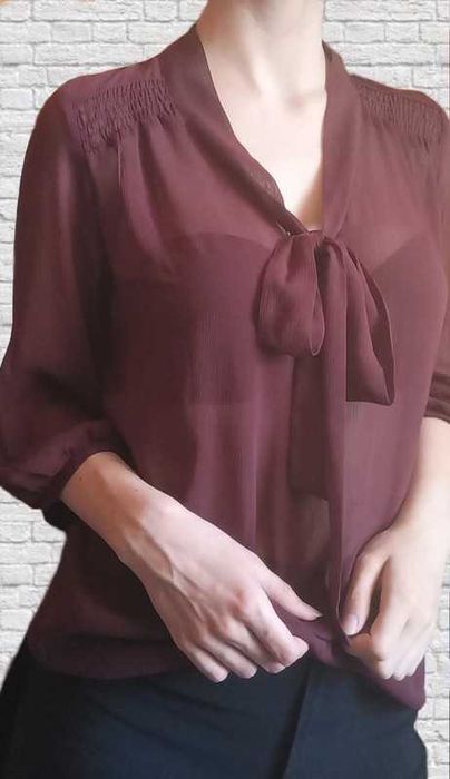 Elegancka bluzka z kokardą