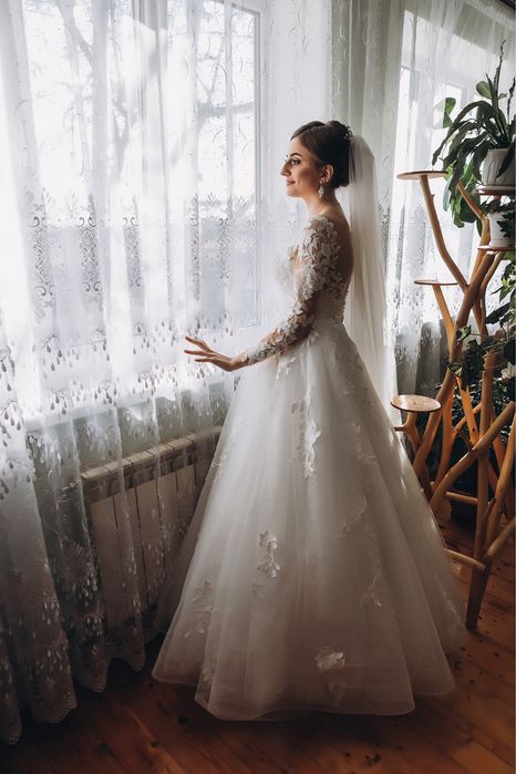 Весільна сукня