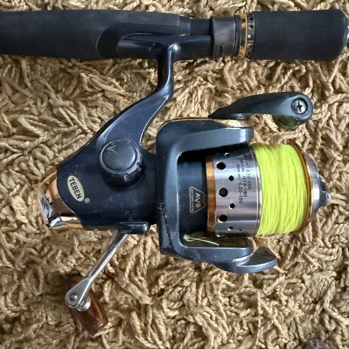 Рибальський спінінг з котушкою Favorite Laguna