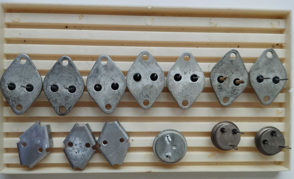 Продам транзистори часів СРСР. Ціна вказана за все, що на фото.