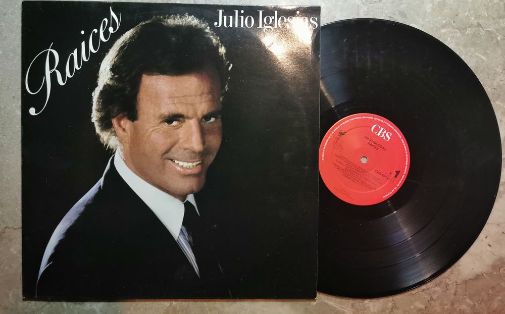 2 LPs de Julio Iglesias (Raices e Momentos)