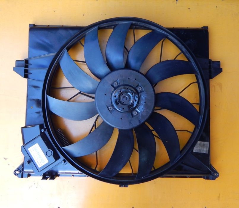 Вентилятор Охлаждения 320 350 450 550 Mercedes ML W164