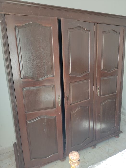 Vendo mobília de quarto de casal.