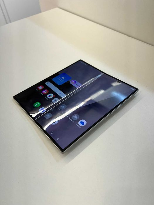 Samsung Galaxy Z Fold7 256GB Cinzento | Risco no ecrã de fora | – Usado
