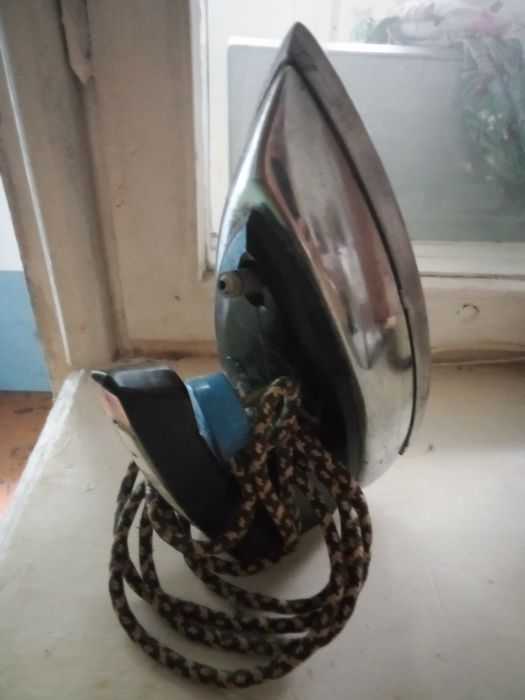 Утюг Рабочий.    .