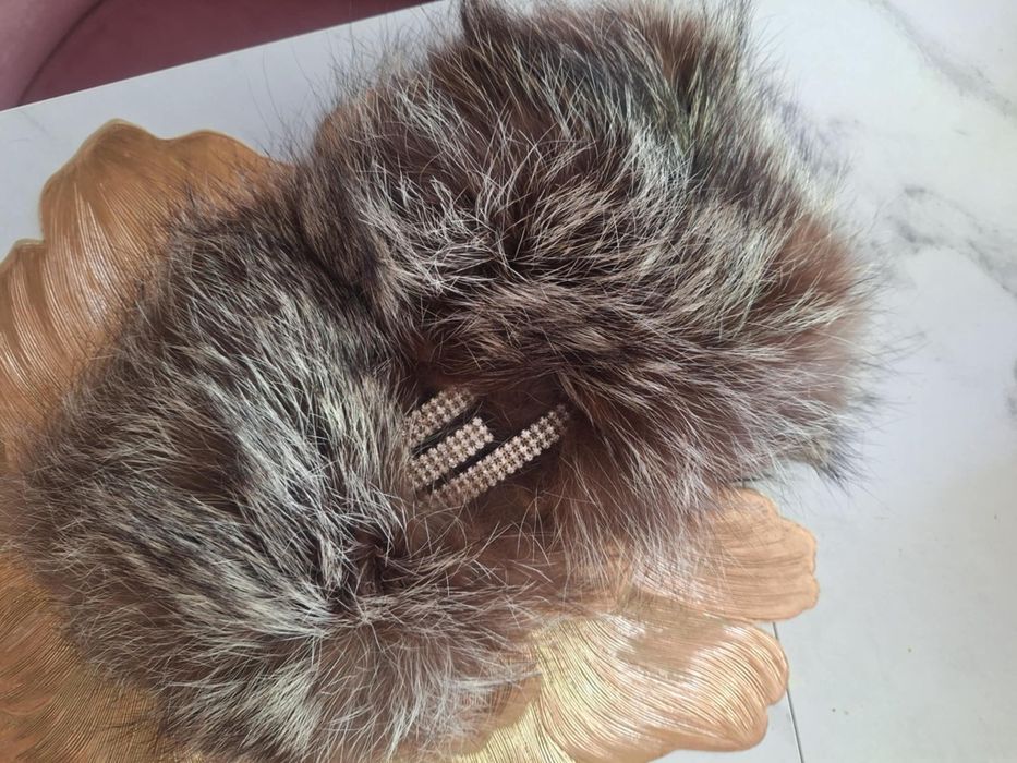 Torebka z futro  lisa srebrnego