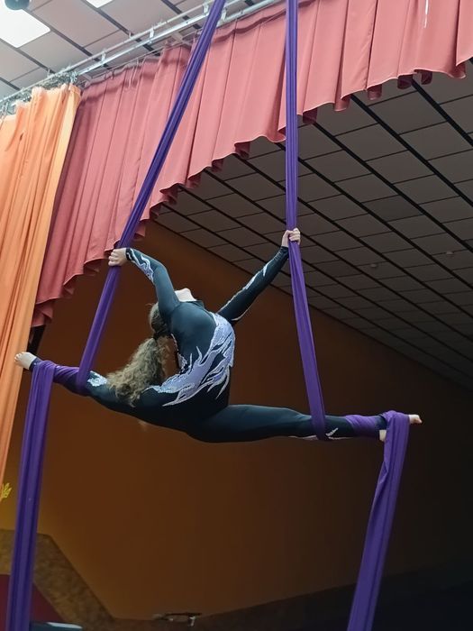 Комбінезон для повітряної гімнастики прокат