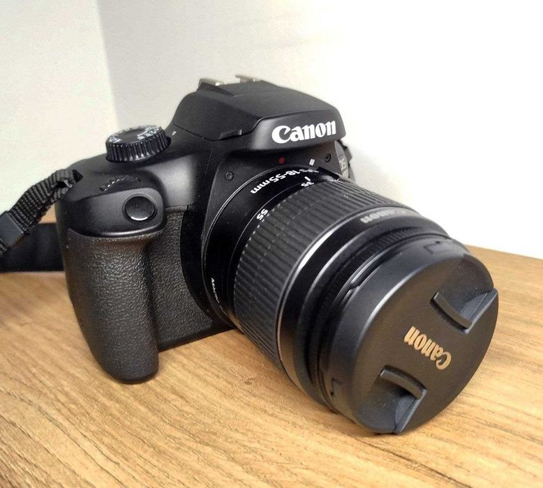 Цифровий фотоапарат Canon EOS 4000D EF-S 18-55mm