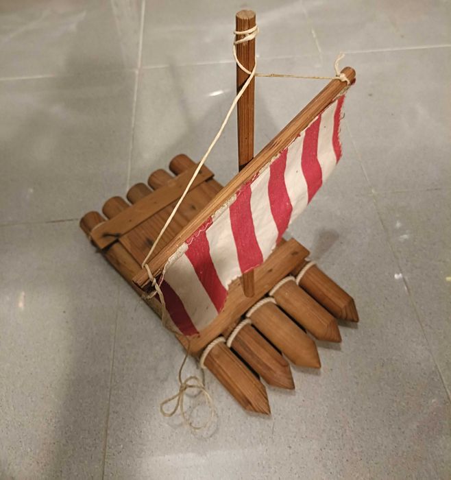 Barco antigo feito a mão