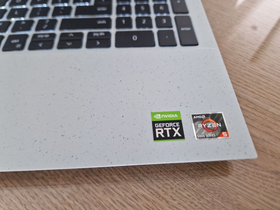 Laptop dell G15 5515 ryzen 5 5600 H gamingowy szary