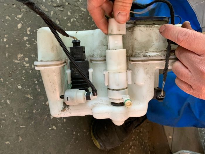 mercedes b klasa w245 Silniczek pompka spryskiwaczy xenonów spryskiwac