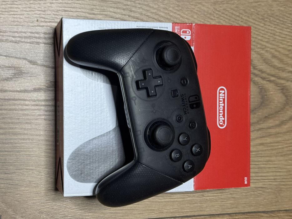 Nintendo switch pro controller oraz nowy pad bezprzwodowy pokemon