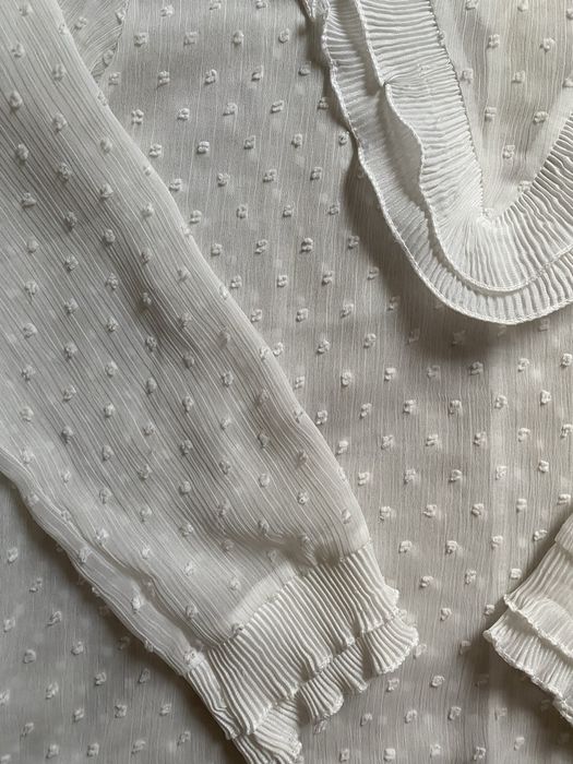 Biała bluzka s zwiewna