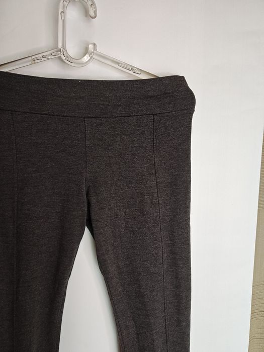Ciemnoszare legginsy z ozdobnymi szwami z przodu L