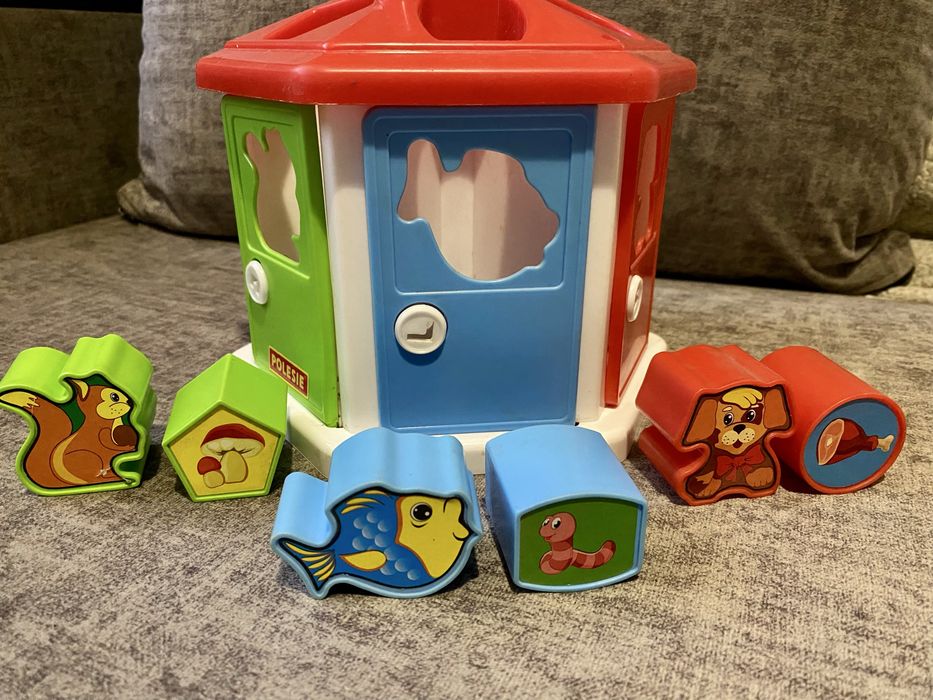 Іграшки  сортер потяг куб будинок