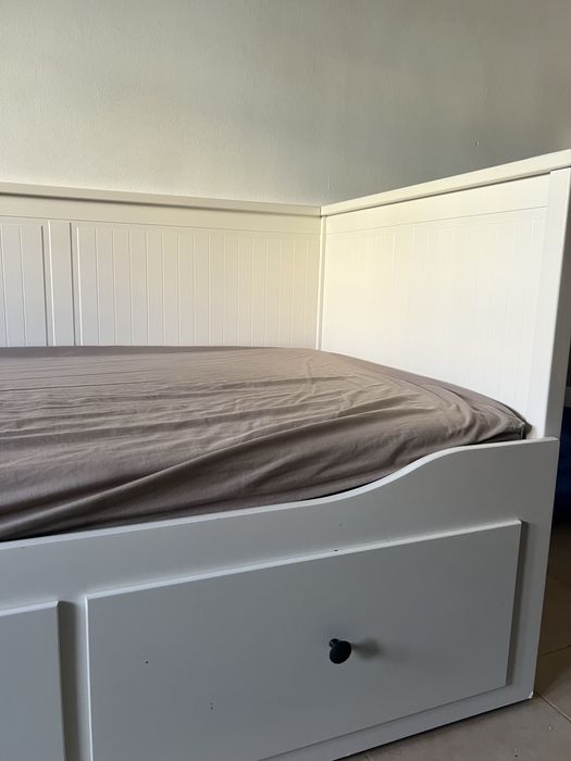 Vendo cama/sofa e mesa de cabeceira