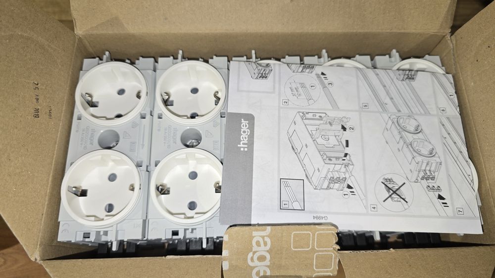 Hager Gniazdo Schuko 2-Kr,Wtycz.Zacisk,C-Profil