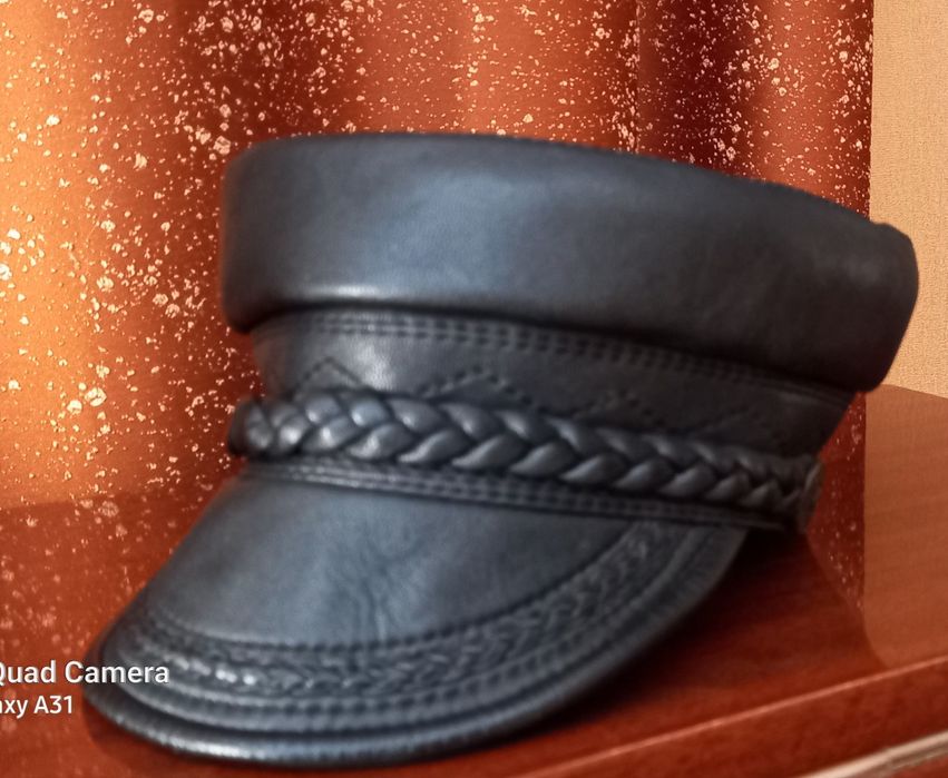 Продам кожаную кепку