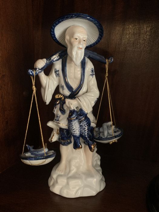 Lote de 6 estatuetas de porcelana