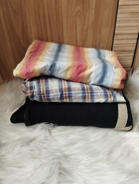 Mix męski trzy sztuki koszule sweter różne rozmiary paka odzieży męskiej zestaw