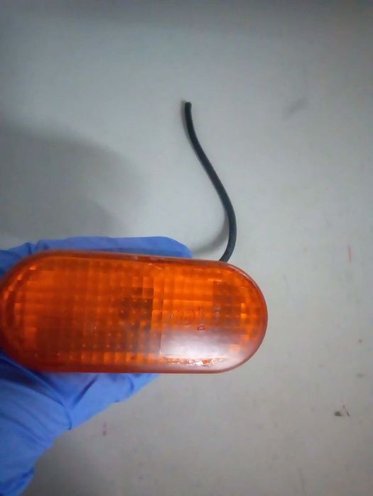 Piscas Guarda Lamas F.D Volkswagen Passat (3B2)