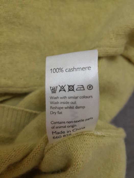 Жіночий кашеміровий кардиган.