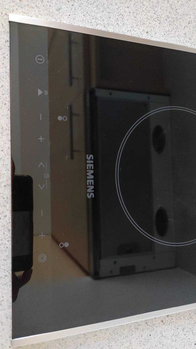 Placa vitrocerâmica SIEMENS, usada, 28.5 cm por 51.5 cm