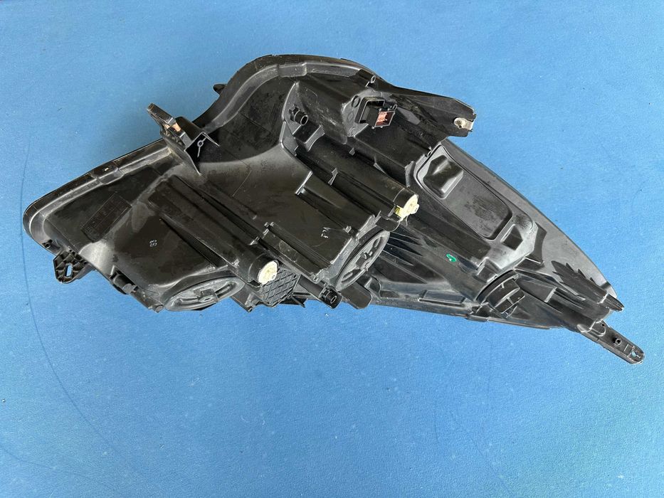 Ótica/Farol esquerda OPEL Corsa E 13381335 LH