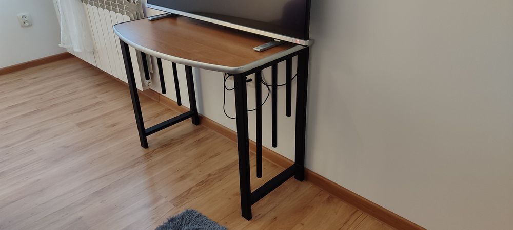 Stolik pod TV loft malowany proszkowo
