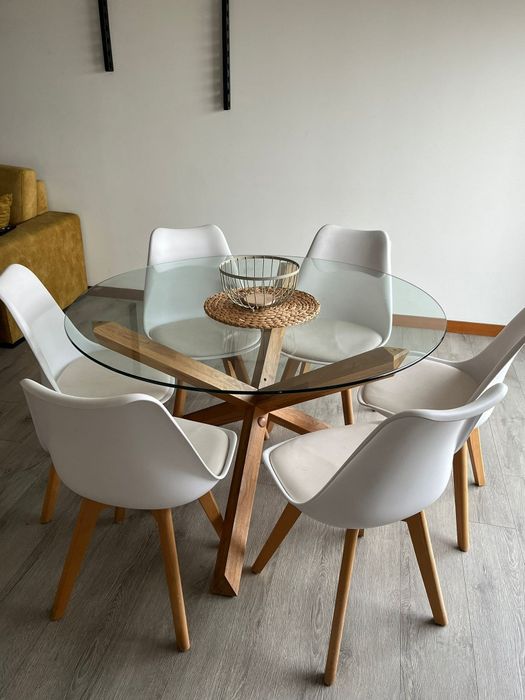 Mesa de cozinha com 6 cadeiras