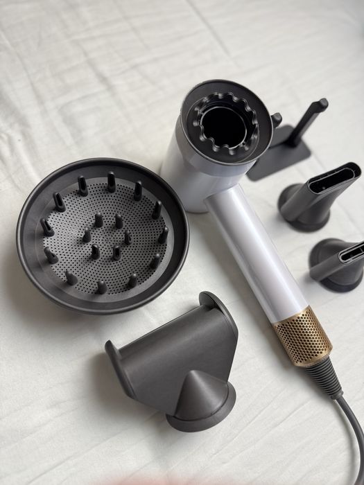 Dyson Supersonic фен для волосся — 5 насадок, 12 кольорів, новий