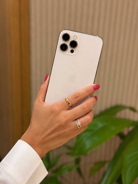 iPhone 12 Pro Max - Como Novo