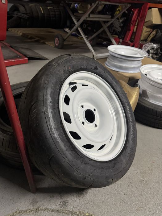 Jantes Peugeot 106 Rallye com pneus