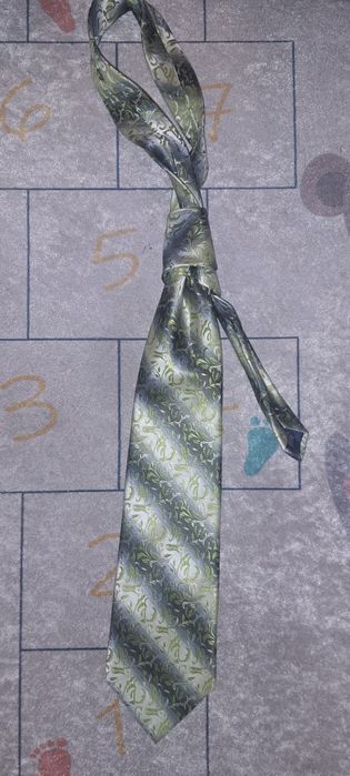 Krawat męski jak nowy