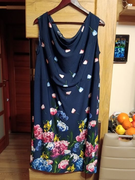 Sukienka lejąca na podszewce 52 54