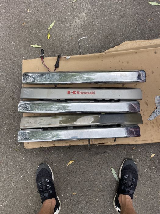 Хром накладка кришка багажника ниссан  X-Trail т30