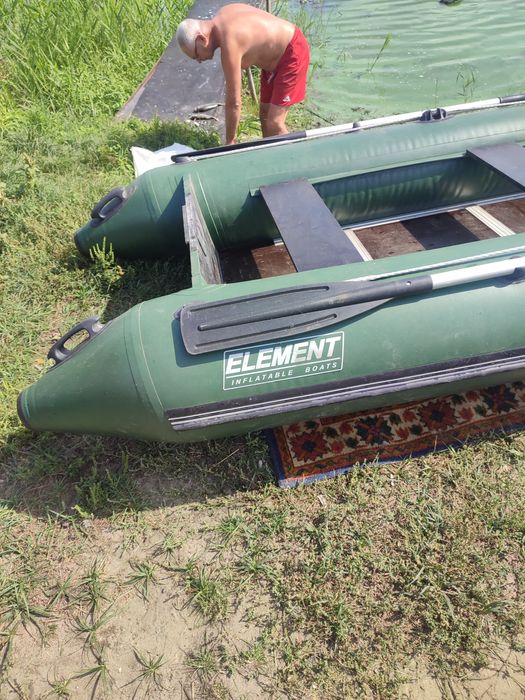 Продам лодку. Пвх 330килевую мотор тохатсу 15