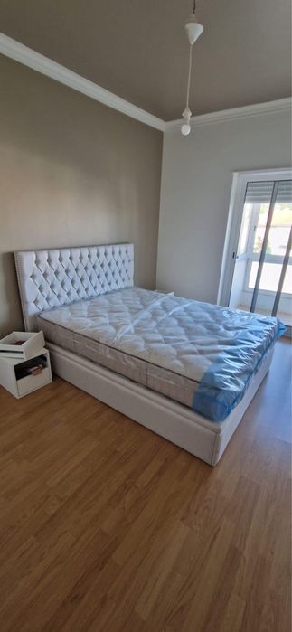 Cama casal e colchão