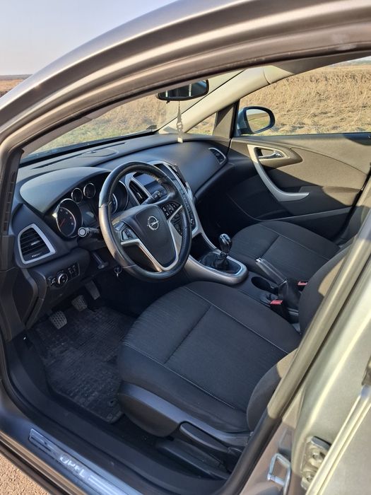 Samochód Opel Astra J