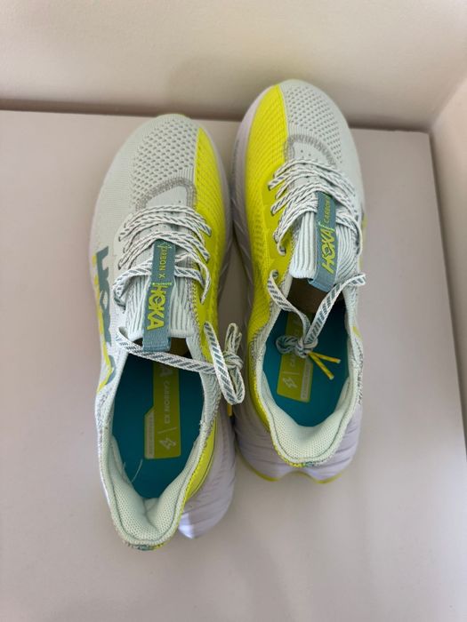 Ténis running Hoka Carbon x3 Tam 43 1 /3 novos