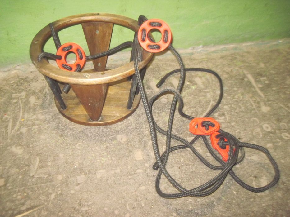 Качель садова для малюків Німеччина. Натуральне дерево.