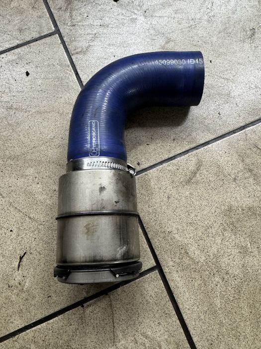 Патрубок на рено мастер 3  BITURBO 2.3