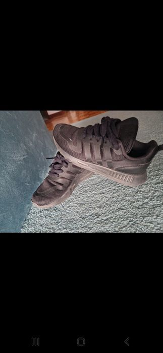 Sapatilhas adidas pretas